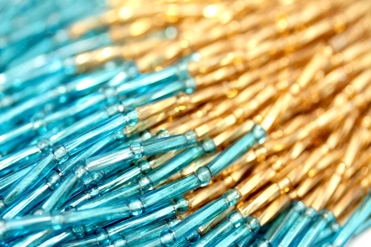 Пучки стеклярусу Gold + Aqua 6mm кручений